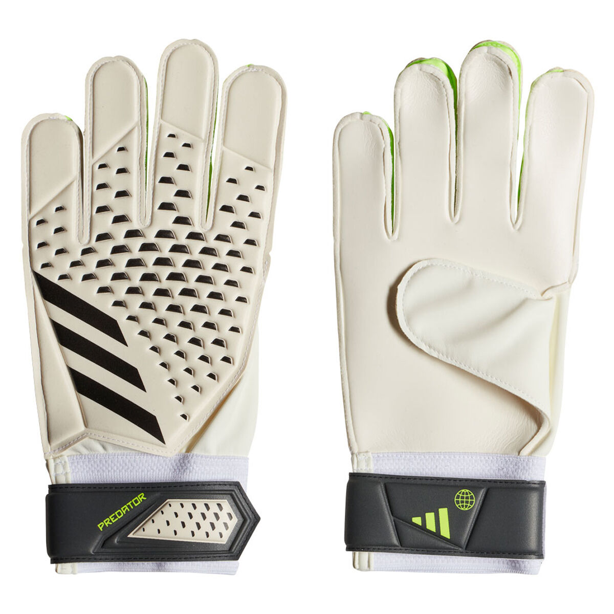 Umbro Junior Goalie Gloves, Latex palm provides flexibility