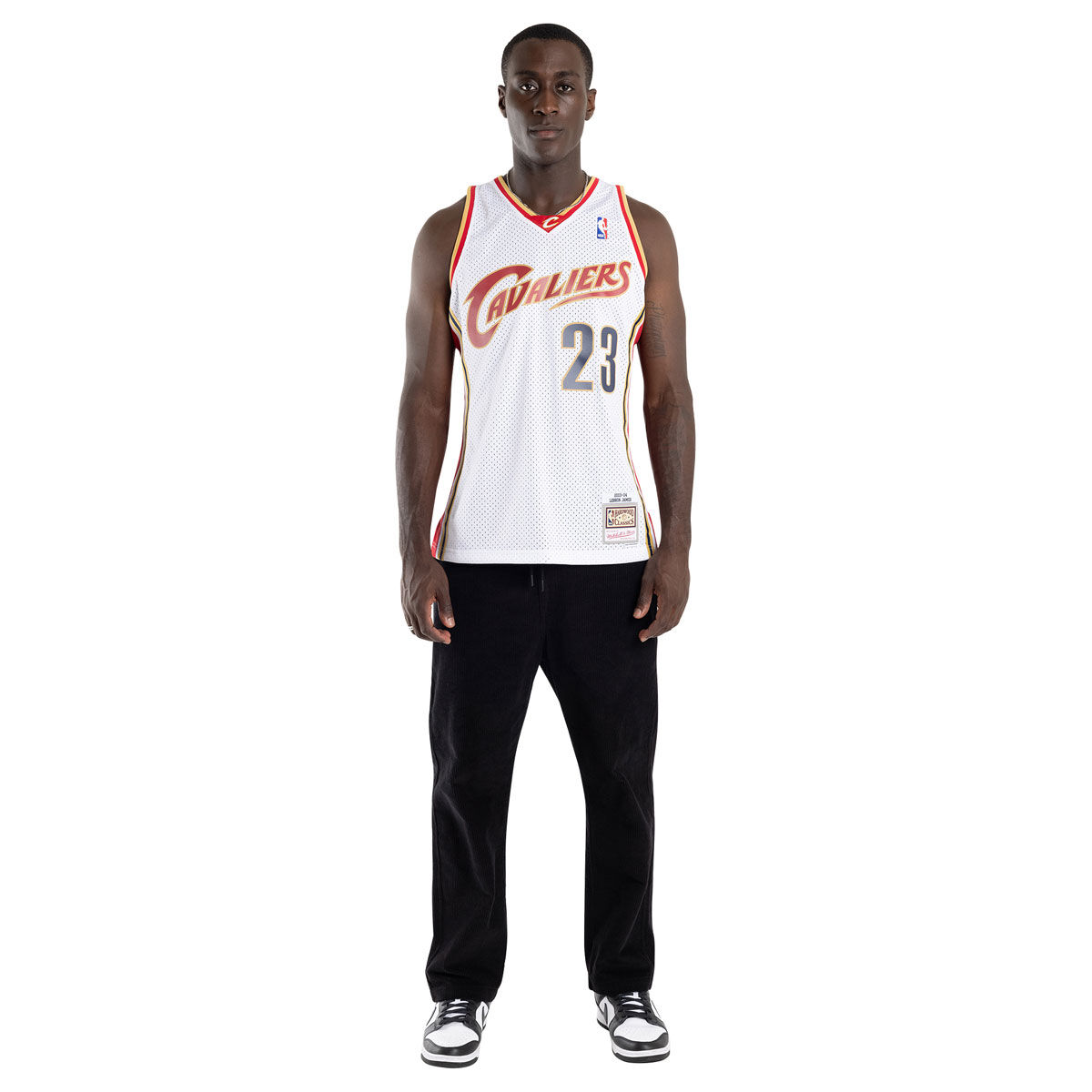 Lebron black sale cavs jersey