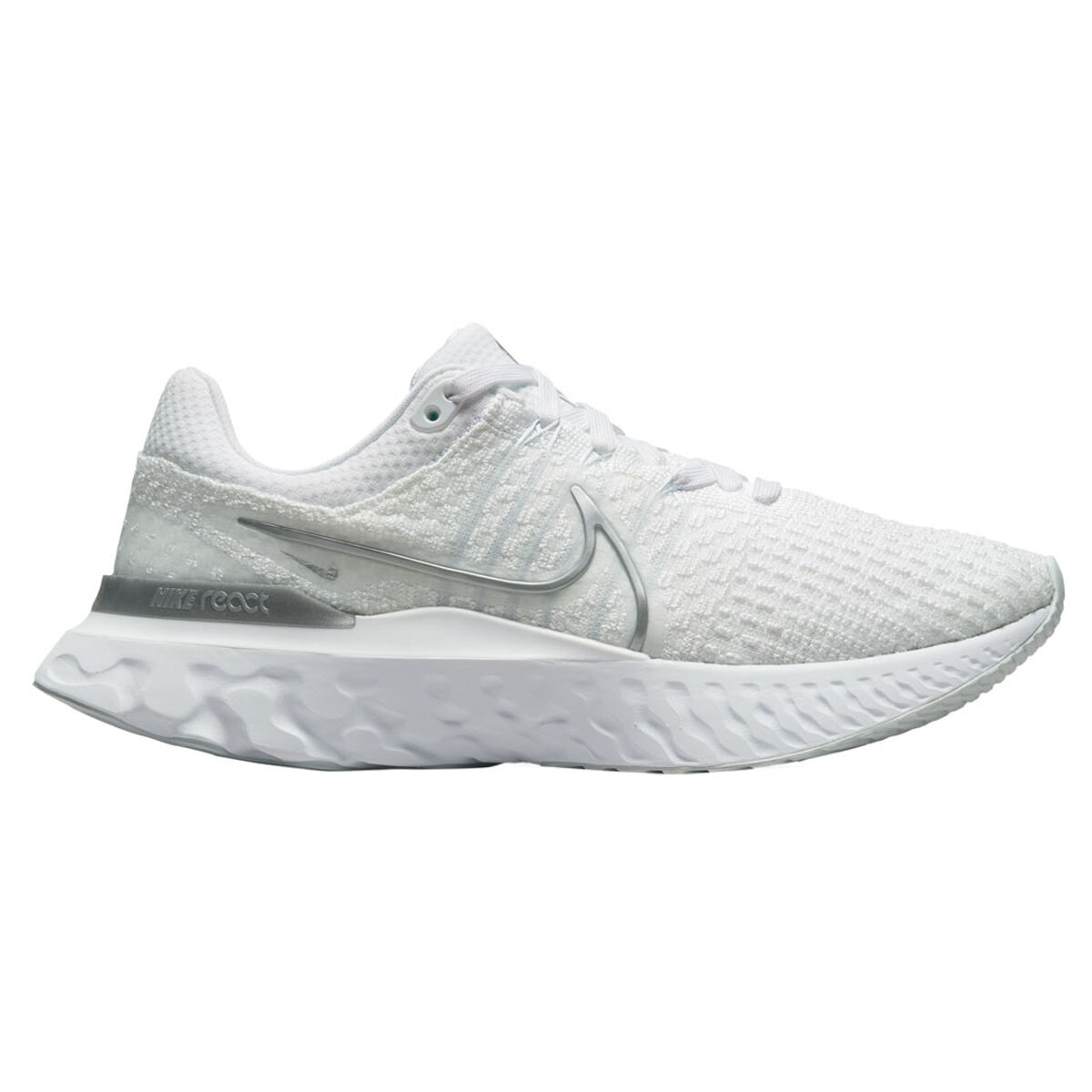 white nike running shoes flyknit