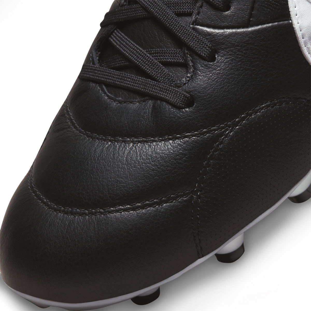 Black nike sale soccer boots