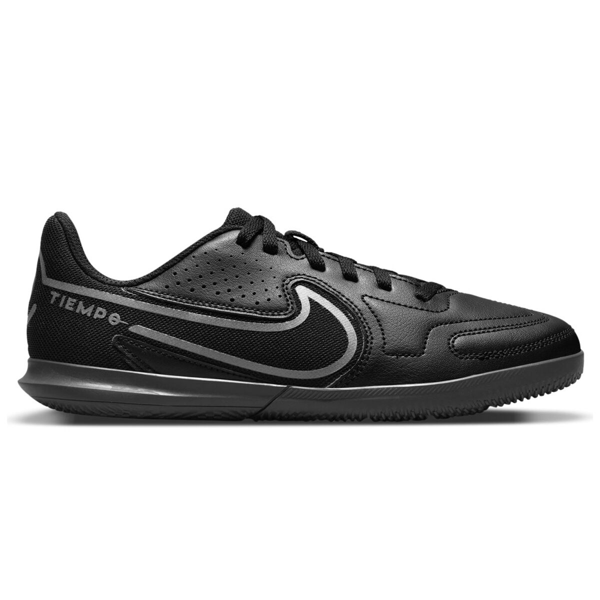 Nike clearance black tiempo